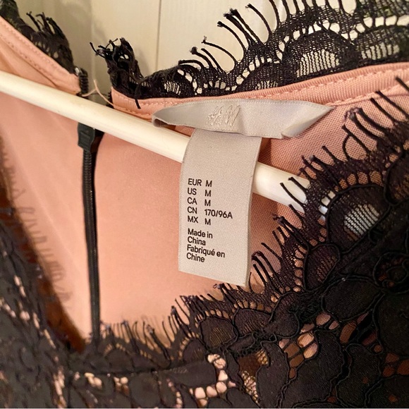 H&M Black Lace Cap Sleeve Cocktail Dress size M - Picture 2 of 5